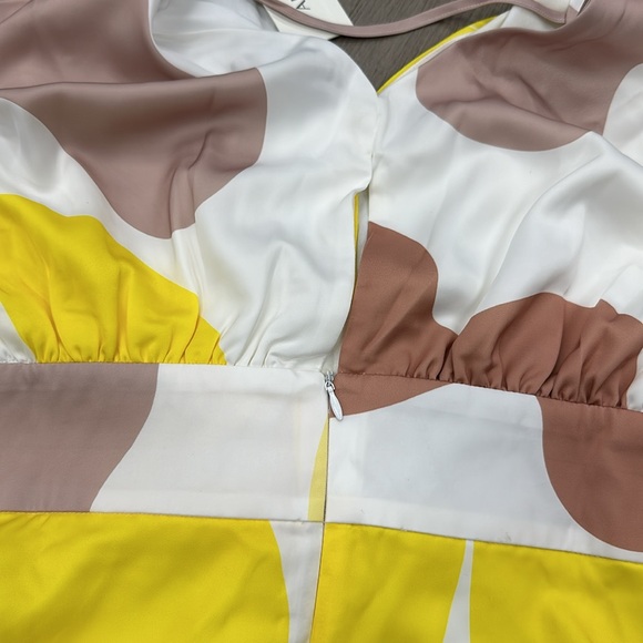 NWT - Long Yellow, Cream & Brown Dress with Pockets! - Picture 6 of 7